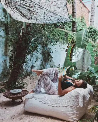 Um jardim no exterior de Chalé da sereia Casa-Hotel-Oásis no centro de jericoacoara