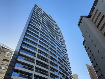 O edifício onde o apartamento está situado