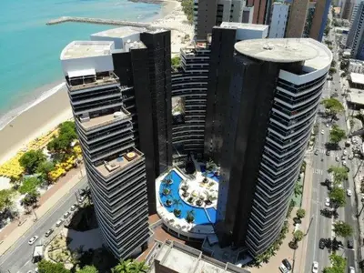 Uma vista do mar geral ou uma vista do mar a partir do apartamento