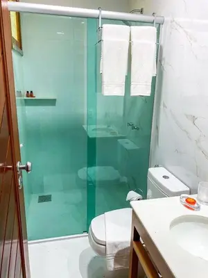 Uma casa de banho em Hotel Vento Brasil