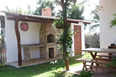 Um jardim no exterior de Villa Corsica