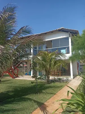Um jardim no exterior de Casa do Capitao