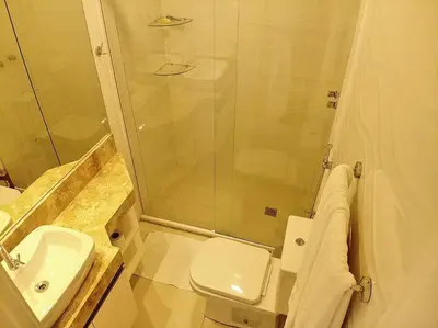 Uma casa de banho em APTO LUXO EM HOTEL - BEIRA MAR FORTALEZA