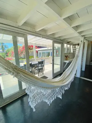Uma área de estar em Nordestina Loft