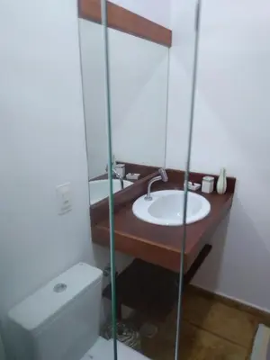 Uma casa de banho em Corais de Flecheiras