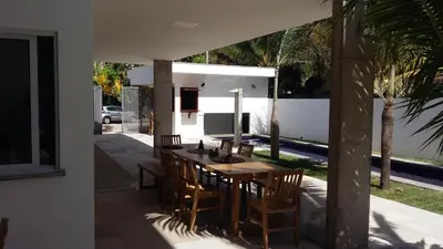 Uma televisão e/ou sistema de entretenimento em KiteBar Hotel