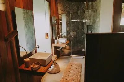 Uma casa de banho em Pousada Jardim do vento