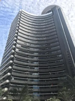 O edifício onde o apartamento está situado