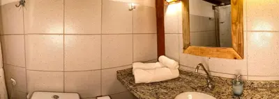 Uma casa de banho em Casa Janjão