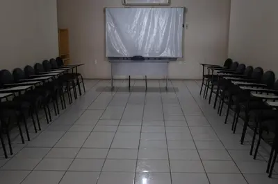 A área empresarial e/ ou a sala de conferências de Tahen Hotel