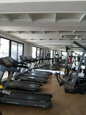 O centro de fitness e/ou as comodidades de fitness de Apto à beira-mar com wi-fi e piscina em Fortaleza