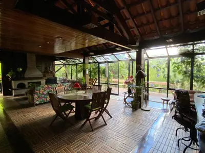 Uma varanda ou terraço em CHALÉ CHÃO das ESTRELAS