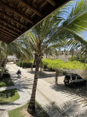Um jardim no exterior de App Sere KiteVillage