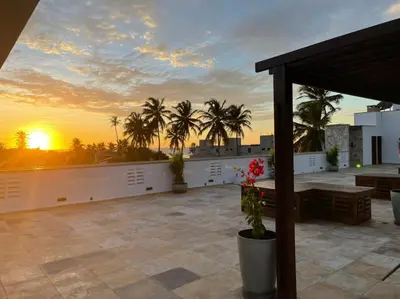 O nascer ou o pôr do sol visto a partir do apartamento