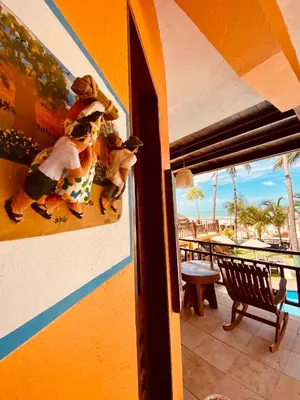 Um restaurante ou outro lugar para comer em Pousada Janelas do Mar