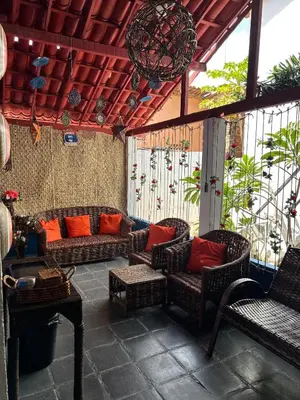 Uma área de estar em Pousada Capitolio 02 Canoa Quebrada