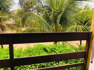 Um jardim no exterior de Pousada Doromari