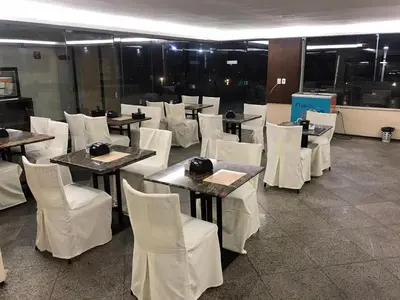 Uma área de estar em 501 Lindo Flat mobiliado Praia de Iracema