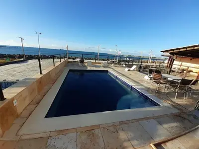 A piscina em ou perto de 404 Flat mobiliado Praia de Iracema