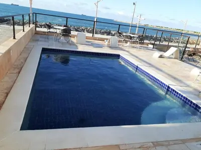 A piscina em ou perto de 403 Flat mobiliado Praia de Iracema