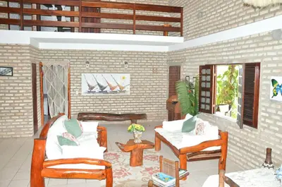 Uma área de estar em Butterfly House