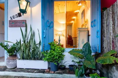 Um jardim no exterior de Casa PROX AO MAR - Icaraizinho de Amontada