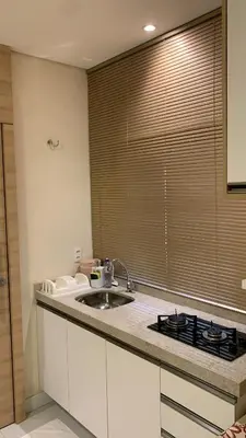 A cozinha ou kitchenette de Suíte ACONCHEGO no Villa do porto a 300m do Beach Park e a 5 minutos a pé da praia