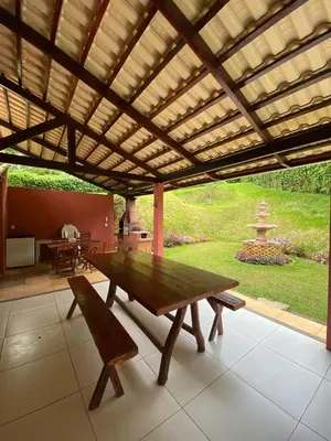 Um jardim no exterior de Casa de Serra Guaramiranga