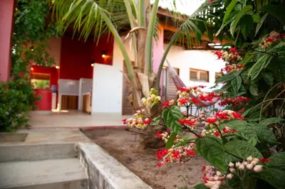 Um jardim no exterior de Casa CLAUDIA