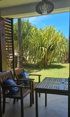 Um jardim no exterior de Taiba Beach Resort Térreo 2 quartos