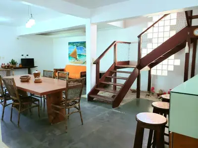 Uma área de estar em Beach Bela