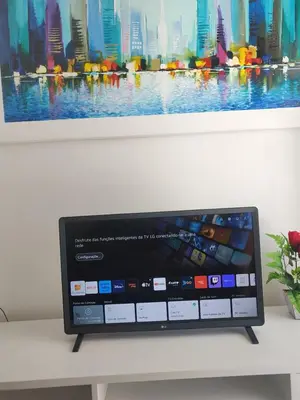 Uma televisão e/ou sistema de entretenimento em Apto Privado no Edifício Helbor My Way Abolição