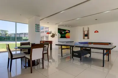 Uma televisão e/ou sistema de entretenimento em Beach Village #403 - Praia do Futuro por Carpediem