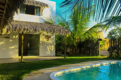 A piscina em ou perto de Vila Serenitá