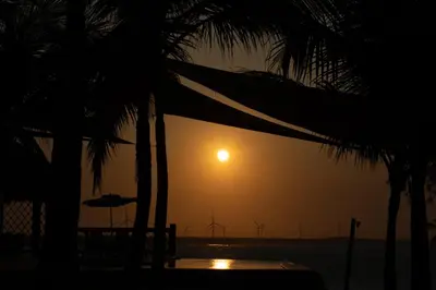 O nascer ou o pôr do sol visto a partir do hotel
