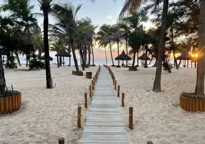 A planta de PARAÍSO VG SUN CUMBUCO - PARA 4 PESSOAS - COM HIDRO, SAUNA, PISCINA, COZINHA COMPLETA, PARQUINHO E WI-Fl