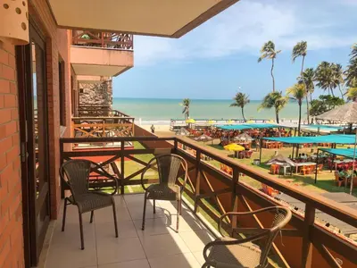 Uma vista do mar geral ou uma vista do mar a partir do apartamento