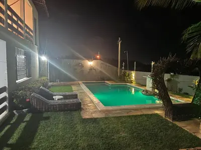 A piscina em ou perto de casa brisa do mar