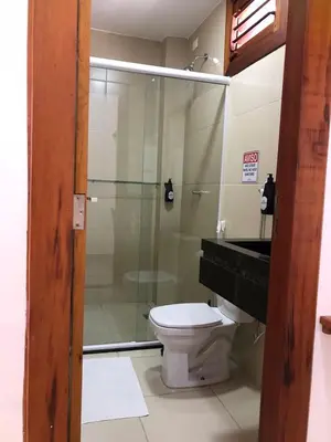 Uma casa de banho em Suítes Flecheiras