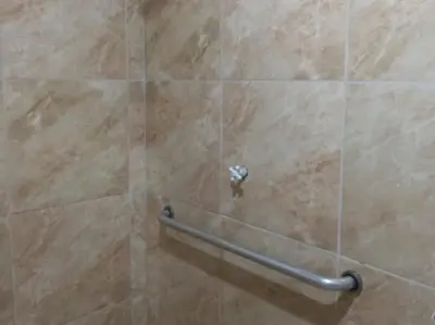 Uma casa de banho em Hostel Horizonte Ceará