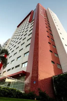 O edifício onde o hotel está situado
