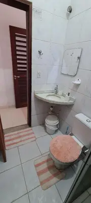 Uma casa de banho em Casa na serra a 10 min de Guaramiranga! Ótima para descanso com conforto e para turismo!