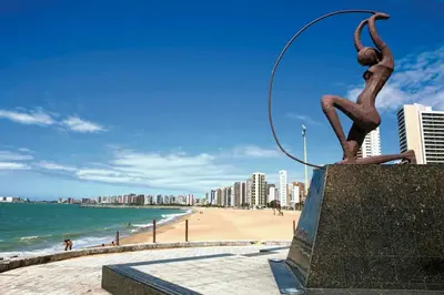 Uma vista do mar geral ou uma vista do mar a partir do apartamento