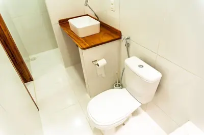 Uma casa de banho em Shekna Flat com Wi-Fi na Praia Pontal de Maceio CE