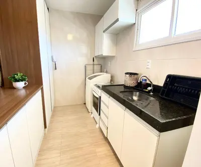 A cozinha ou kitchenette de Lindo Apto no Cumbuco por Be My Guest