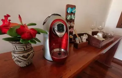 Comodidades para chá e café em Hotel Vila Marola