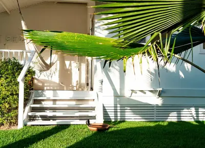 Um jardim no exterior de Preabeach Boutique Hotel & SPA