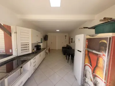 A cozinha ou kitchenette de MB07101 - Morro Branco - Térreo - 3 quartos - 2 suites - churrasqueira