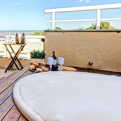 Breezes #404 - Apto com Jacuzzi by carpediem