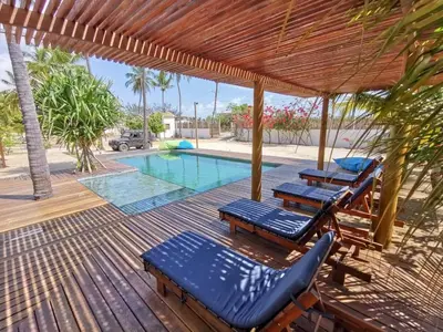 A piscina em ou perto de Villa Guaiuba linda casa com piscina e vista por mar !